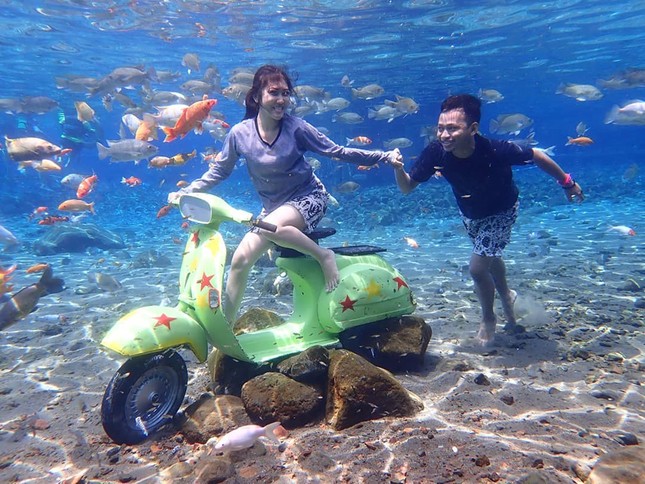 Biến ao nước ô nhiễm thành ngôi sao mạng xã hội ở Indonesia ảnh 4