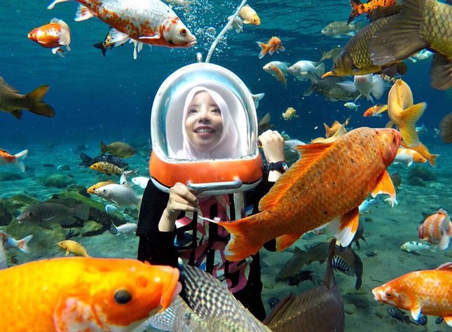 Biến ao nước ô nhiễm thành ngôi sao mạng xã hội ở Indonesia ảnh 7