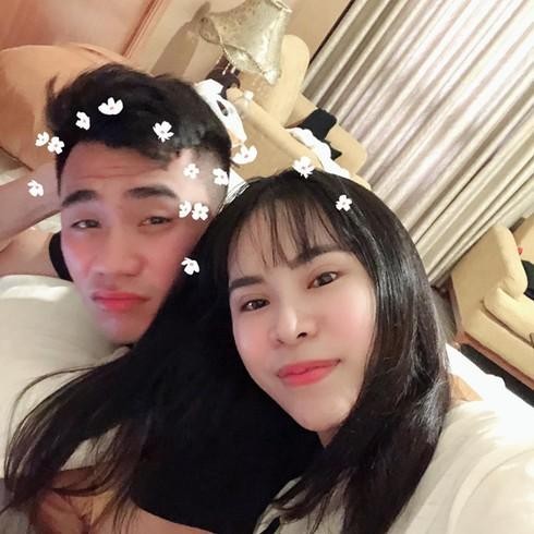 Tiền vệ Bùi Tiến Dụng bất ngờ khoe con trai đầu lòng 3 tháng tuổi, nhiều fan vào chúc mừng ảnh 5