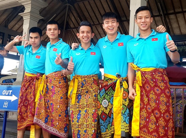 Tuyển Việt Nam tham quan Bali sau chiến thắng trước Indonesia ảnh 4