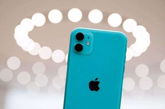 Giá iPhone 11 phiên bản khoá mạng rẻ đến mức khó tin ở Việt Nam ảnh 1
