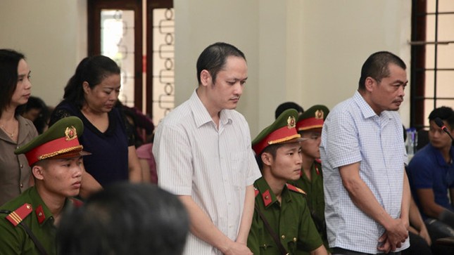 Ngay cả vợ Chủ tịch UBND tỉnh Hà Giang cũng nhắn tin nhờ nâng điểm thi ảnh 1