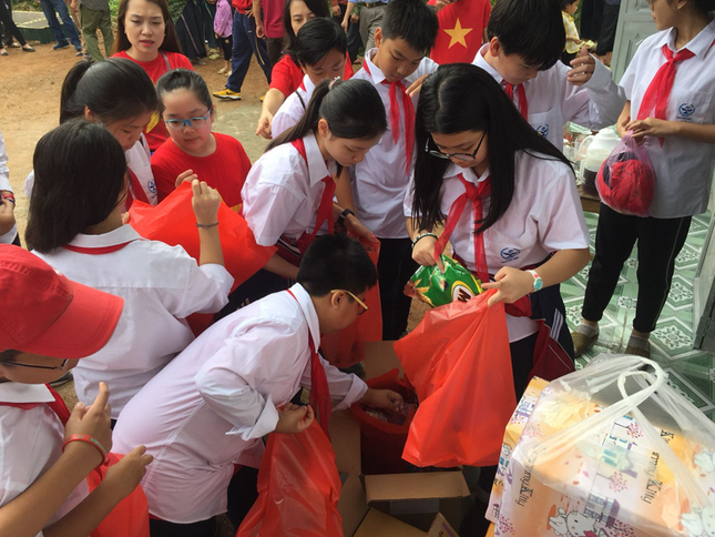 Teen THCS Cầu Giấy ghé thăm trường Khư Phá (Hà Giang) trong chuyến thiện nguyện ý nghĩa ảnh 2