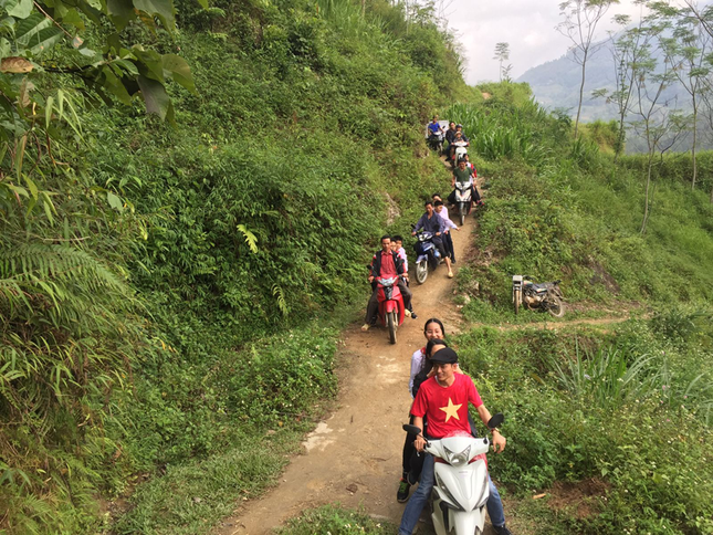 Teen THCS Cầu Giấy ghé thăm trường Khư Phá (Hà Giang) trong chuyến thiện nguyện ý nghĩa ảnh 1