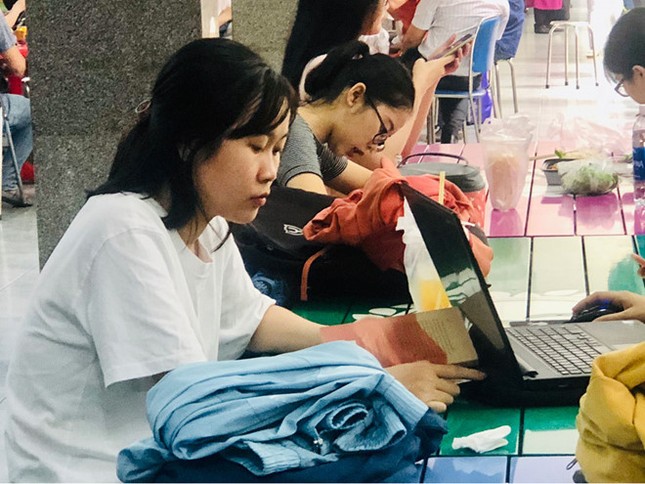 Trường đại học phải hạ chuẩn tiếng Anh để sinh viên được tốt nghiệp? ảnh 1