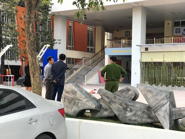 Nam sinh rơi từ tòa nhà 13 tầng trong trường Đại học Kiến Trúc xuống đất tử vong ảnh 4