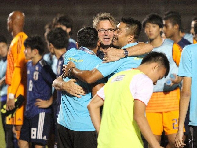 HLV Philippe Troussier: “U19 Việt Nam hoàn thành mục tiêu trước U19 Nhật Bản” ảnh 1