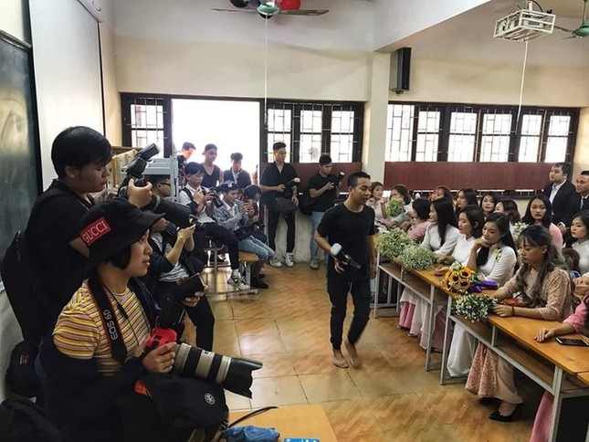 Buổi chụp ảnh kỷ yếu của teen chẳng khác nào họp báo "liveshow" các nghệ sĩ nổi tiếng ảnh 1