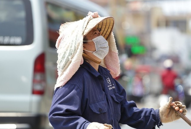 Hà Nội đang đối mặt với ô nhiễm nghiêm trọng: người dân than khó thở ảnh 1
