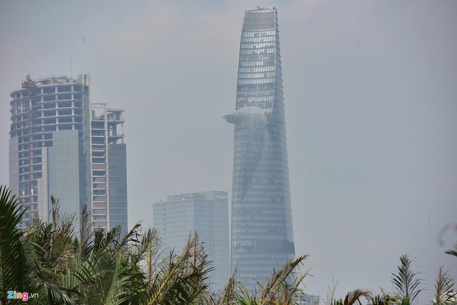 Bầu trời mịt mù khói bụi vào thời điểm TP.HCM ô nhiễm thứ 4 thế giới ảnh 10