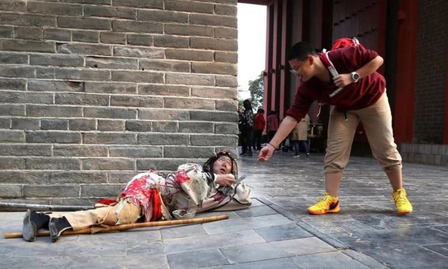 Bất ngờ trước số tài sản "khủng" của chàng trai Trung Quốc sau 8 năm đóng vai ăn xin ảnh 3