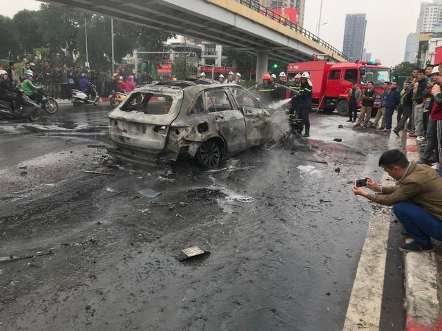 Lời kể của nữ sinh thoát chết trong vụ xe Mercedes gây tai nạn kinh hoàng ảnh 1