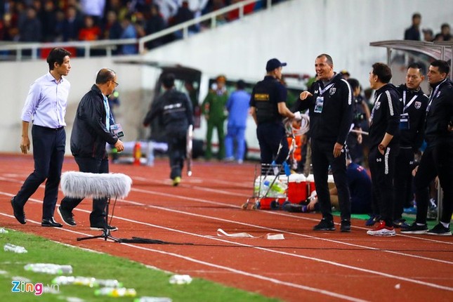 Liên đoàn bóng đá châu Á AFC cần phạt nặng các hành động thiếu tôn trọng ảnh 1