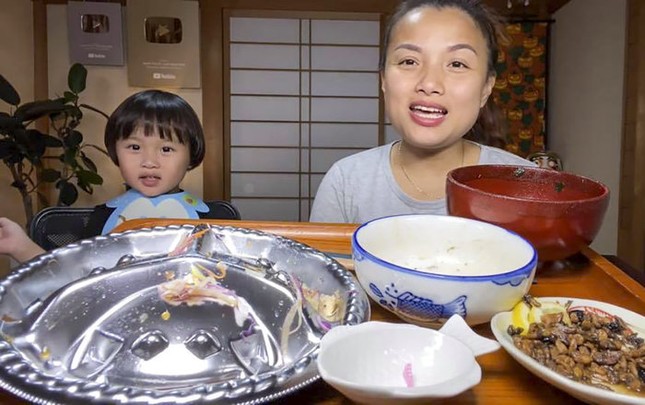 Bị chính chủ tố cáo, Facebook giả mạo Quỳnh Trần JP vẫn chưa "bay màu" mà còn tăng like khủng ảnh 1
