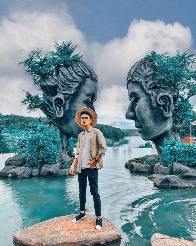 Điểm danh những địa điểm được giới trẻ check-in nhiều trong năm 2019 ảnh 3