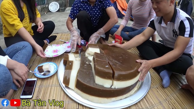 Làm thạch "siêu to khổng lồ", Bà Tân Vlog bị dân mạng phát hiện dùng "hình ảnh mang tính minh hoạ" ảnh 3