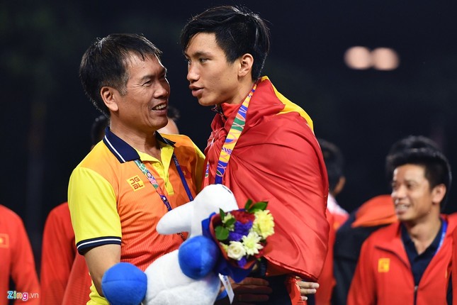 Khoảnh khắc người hùng của Đoàn Văn Hậu ở chung kết SEA Games ảnh 11