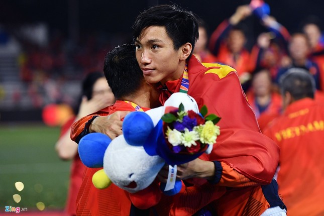 Khoảnh khắc người hùng của Đoàn Văn Hậu ở chung kết SEA Games ảnh 13