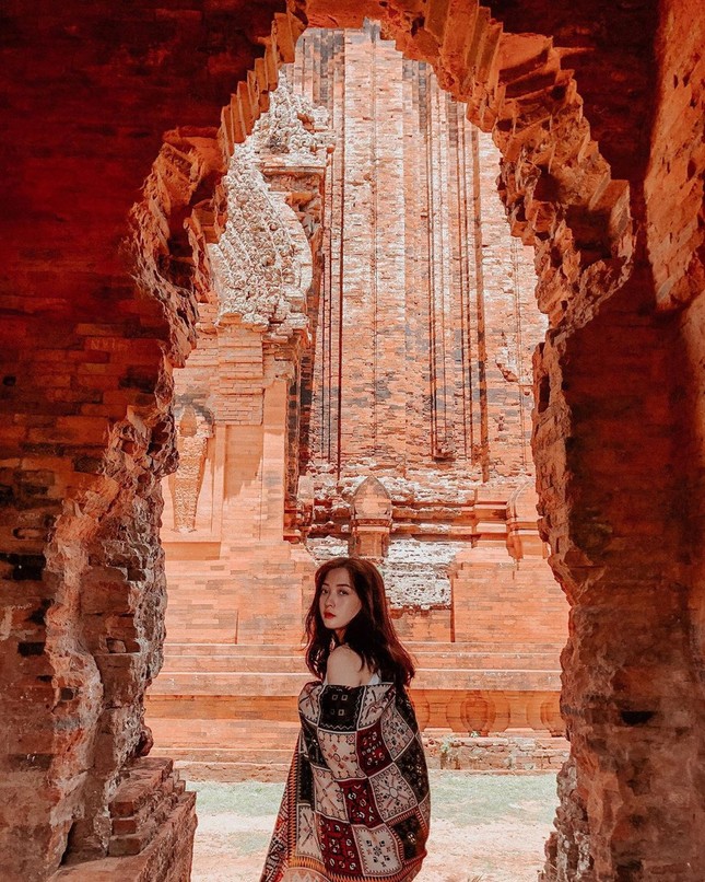 Tháp Bánh Ít thu hút giới trẻ Việt check-in ảnh 6