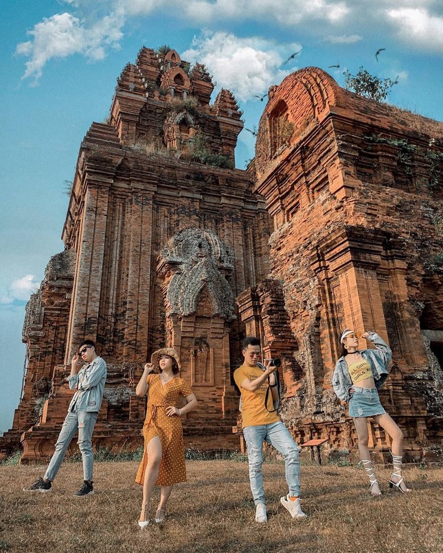 Tháp Bánh Ít thu hút giới trẻ Việt check-in ảnh 12