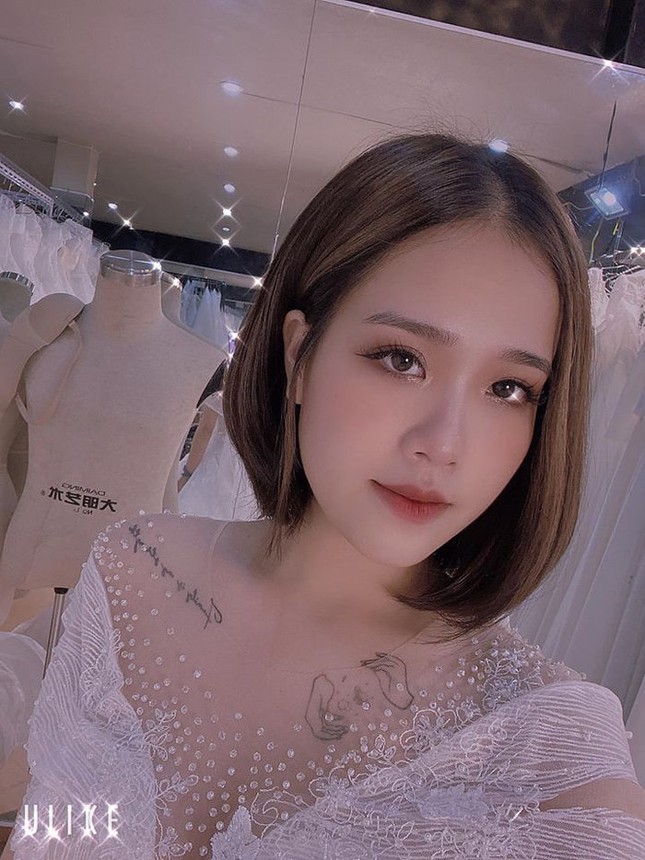 "Tình mới" của Quang Hải bị nghi vấn đăng trạng thái "đá xéo" người cũ Nhật Lê ảnh 3