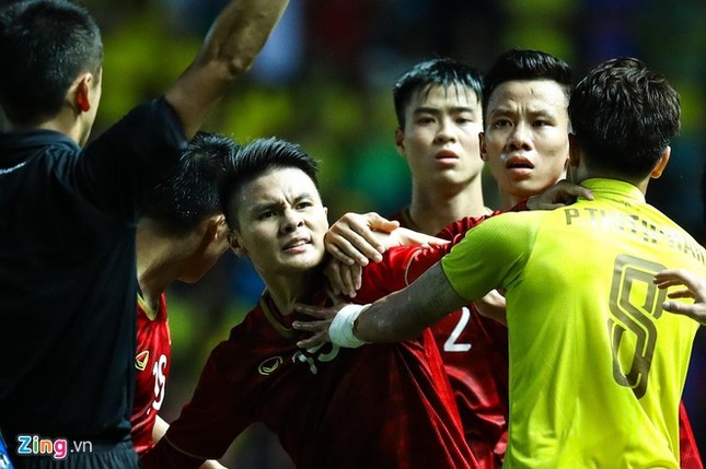Dân mạng trêu đội trưởng dưới thời HLV Park toàn "thánh cà khịa" ảnh 9