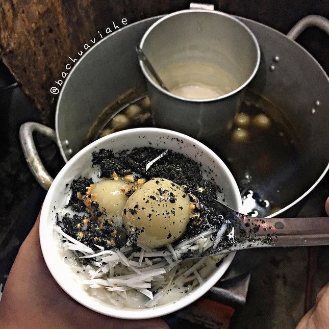 Bánh trôi tàu còn có "người em" - sủi dìn cũng nóng hổi và thơm ngon không kém cạnh ảnh 3