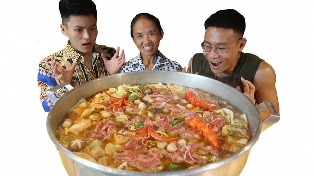 Có hàng chục video lẩu siêu to, khổng lồ nhưng Bà Tân chưa từng nấu món này đúng cách ảnh 1