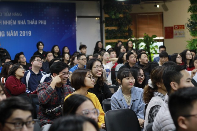 Sinh viên khoa Quốc tế - ĐHQG Hà Nội tìm hiểu nhiều thông tin thú vị về "Trade Marketing" ảnh 1