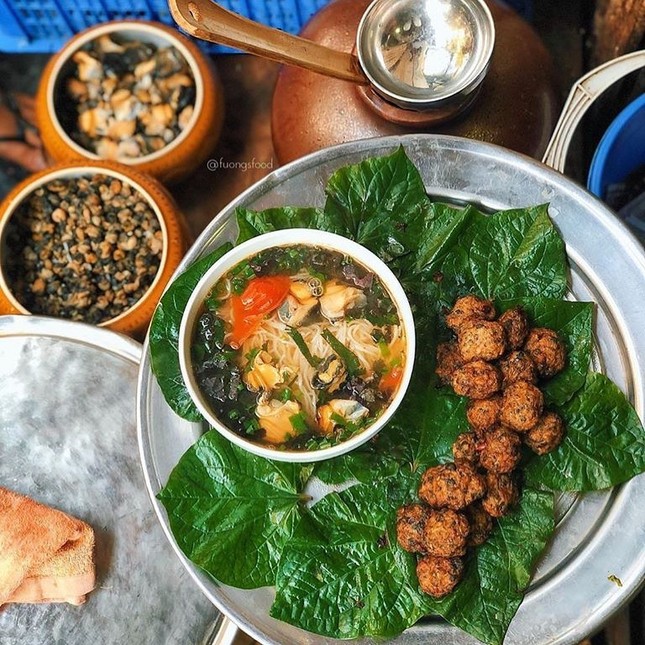 Ngoài riêu, giò, bò, bún ốc giờ còn thêm cả loạt topping này nữa ảnh 7