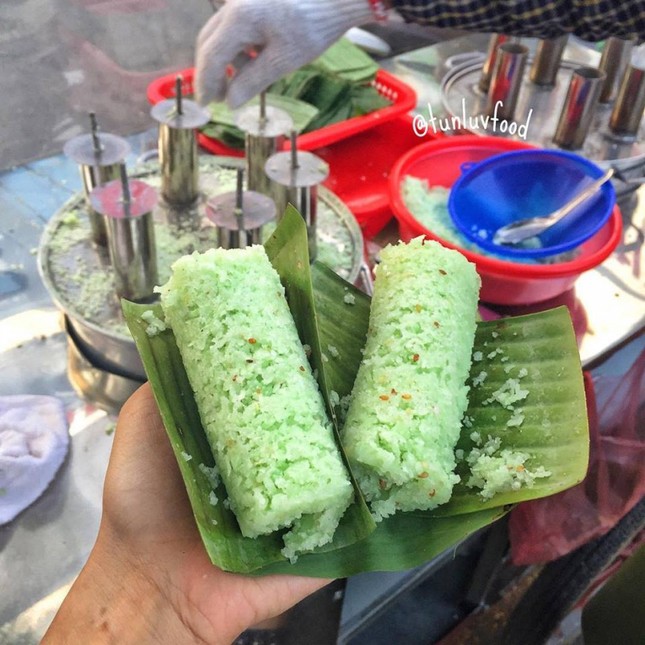 Đặc sản Khmer - bánh ống lá dứa thành món quà chiều khoái khẩu của người Hà Nội ảnh 3