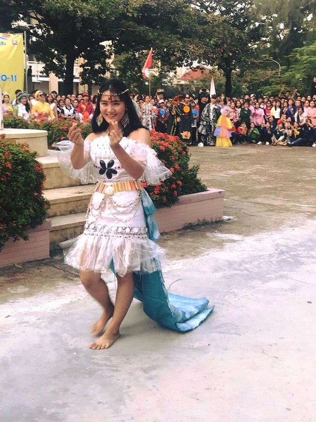 Chiêm ngưỡng buổi trình diễn trang phục tái chế với những thiết kế cực độc đáo của các teen ảnh 6