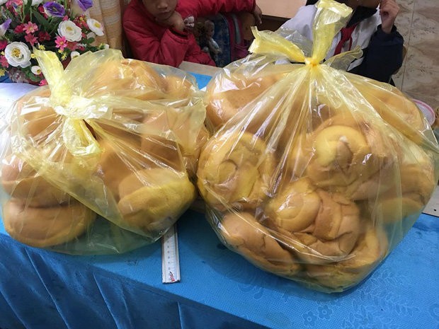 Học sinh ôm bụng đói đi học, cô giáo quyết tâm làm một điều khiến ai cũng cảm động ảnh 1