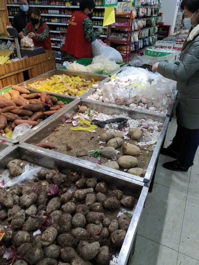 Người Việt ở Vũ Hán và cái Tết vắng lặng, chốt đo thân nhiệt ở mọi nơi ảnh 5