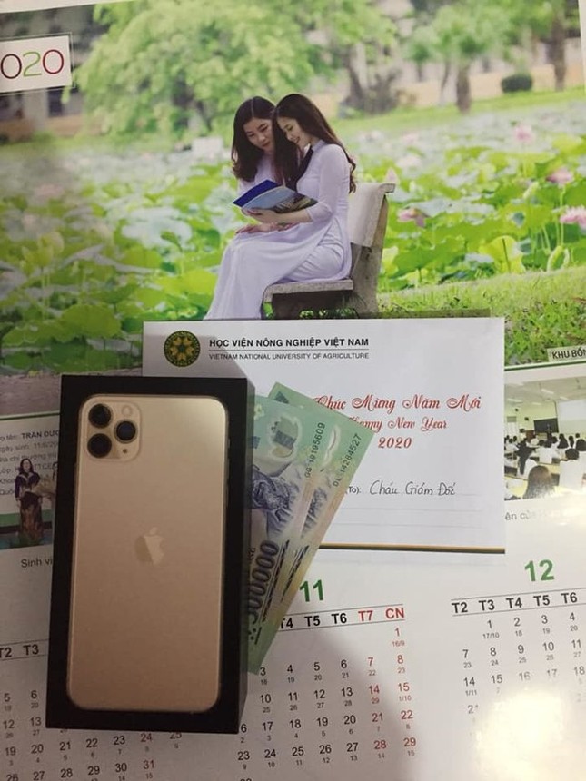 Các trường Đại học tặng quà Tết cho Sinh viên với loạt "siêu phẩm" khiến dân mạng trầm trồ ảnh 3