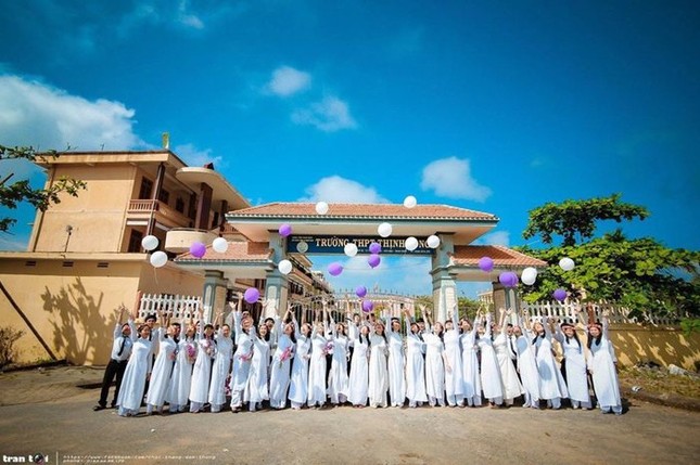 Đúng chất "lớp người ta": Họp đều đặn mỗi năm, bỏ tất cả để về ăn hội lớp ảnh 2