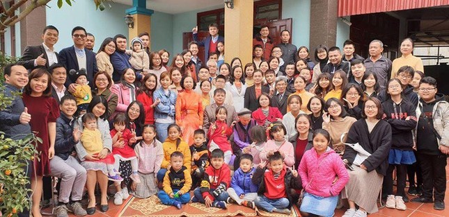 Dân mạng bắt trend khoe ảnh đại gia đình sum họp ngày Tết ảnh 1