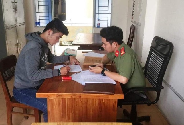Thanh niên tự sửa kết quả bệnh thành "dương tính virus corona" để câu like trên mạng xã hội ảnh 1