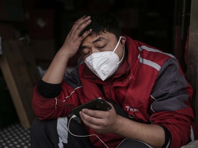 Nhà khoa học Trung Quốc phát hiện virus corona có thể trú ngụ trên điện thoại và máy tính ảnh 2