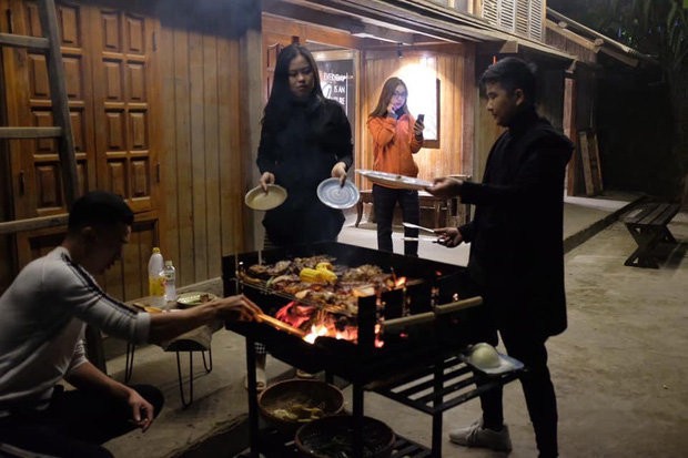 Bị nghi "đá xéo" Quang Hải, bạn trai tin đồn của Nhật Lê hành động khó hiểu trên trang cá nhân ảnh 2