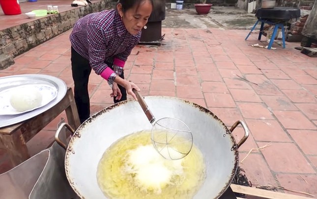 Làm trứng đà điểu khổng lồ, Bà Tân bị dân mạng chỉ ra lỗi có thể khiến người ăn ngộ độc ảnh 3