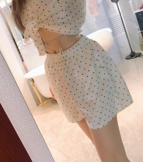 Thử thách "quấn dây tai nghe quanh eo" hot rần rần mạng Weibo ảnh 4