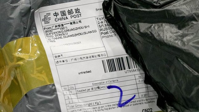 Nhận bưu phẩm gửi từ Trung Quốc có nguy cơ nhiễm virus corona không? ảnh 1