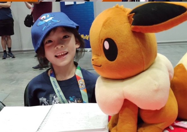 Giới eSports ngưỡng mộ cậu bé 7 tuổi đã vô địch giải đấu Pokemon thiếu niên ảnh 2