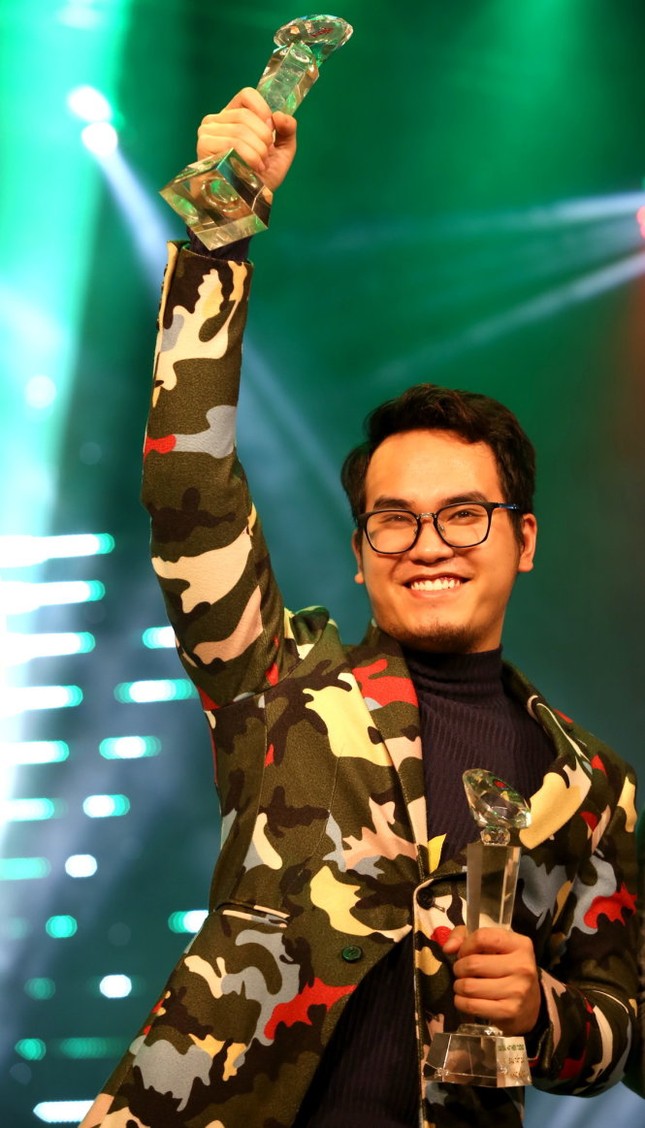 "Ghen Cô Vy" của Erik - Min - Khắc Hưng được Billboard hết lời khen ngợi ảnh 2