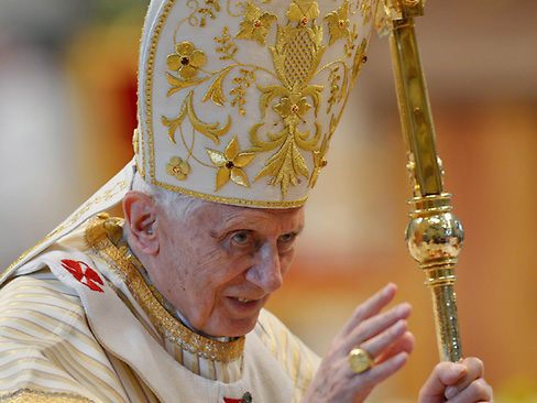 Giáo hoàng Benedict XVI sẽ thoái vị vào 28-2