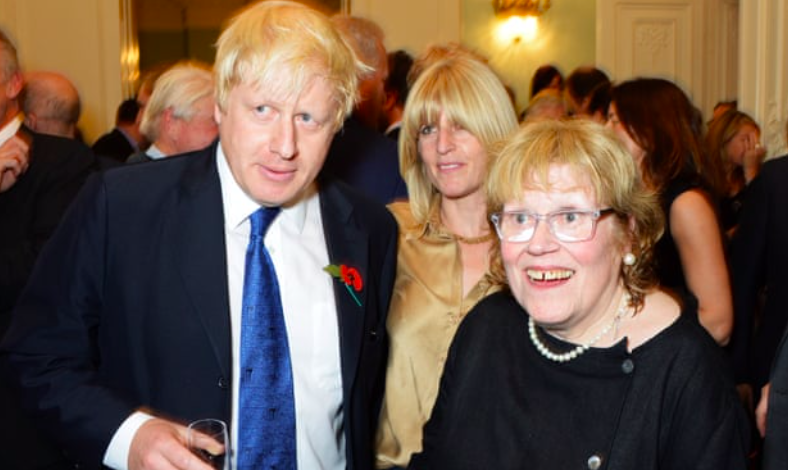Ông Boris Johnson cùng chị gái và mẹ trong một sự kiện năm 2014. (Ảnh: Getty Images)