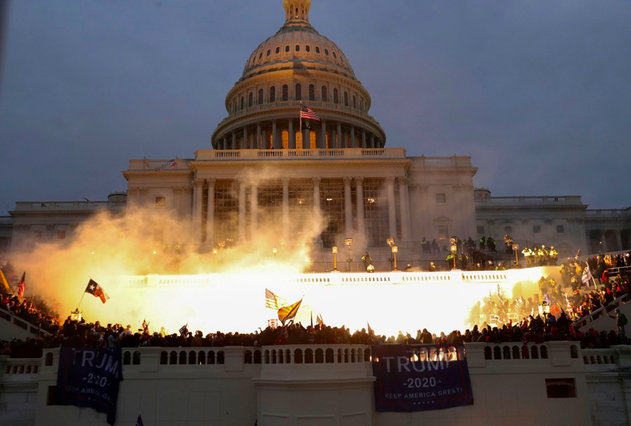 Cuộc bạo loạn ở Đồi Capitol là một trong những sự kiện quốc tế nổi bật nhất năm 2021. (Ảnh: Reuters)