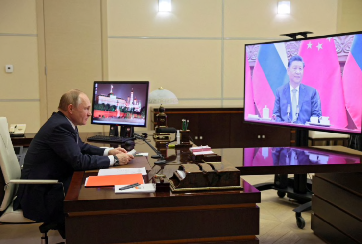 Tổng thống Nga Vladimir Putin trong cuộc gặp trực tuyến Chủ tịch Trung Quốc Tập Cận Bình. (Ảnh: Sputnik)