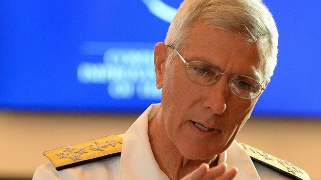Đô đốc Mỹ Samuel Locklear phát biểu tại Diễn đàn Kinh tế thế giới khu vực Đông Á (Nguồn: AFP/TTXVN)